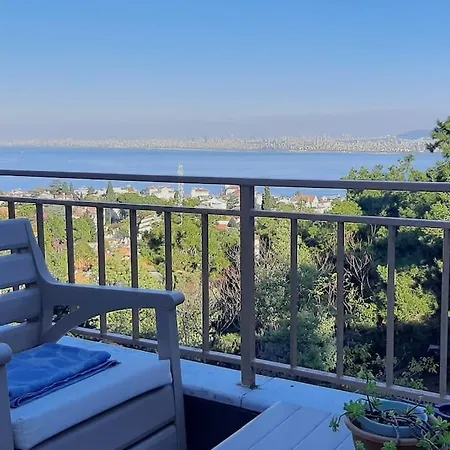 Escape To Bird's Nest In Buyukada Apartamento